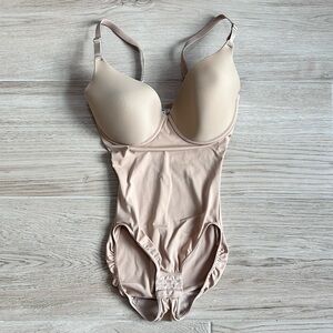 Flexees Women's Shapewear Bodysuit - Nude 34 D preowned